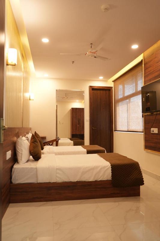 Hotel Golden Palace Lucknow Zewnętrze zdjęcie