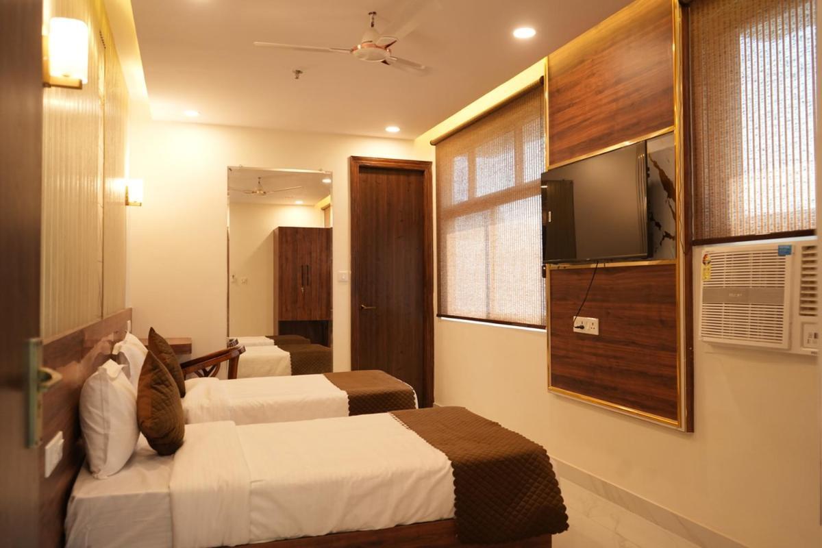 Hotel Golden Palace Lucknow Zewnętrze zdjęcie